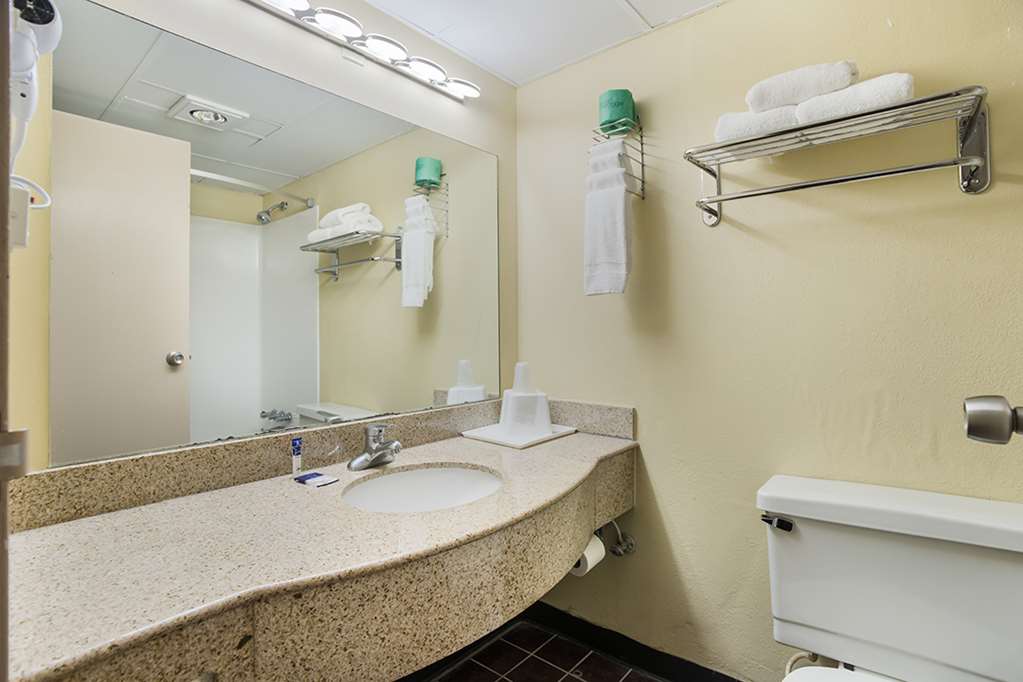 Americas Best Value Inn Tulsa at I 44 - photo 27