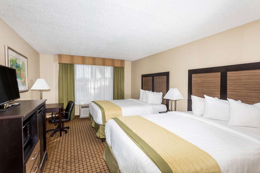 Baymont by Wyndham Fort Myers Airport - photo 9