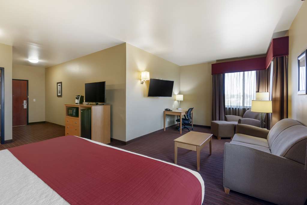 Best Western Golden Prairie Inn & Suites - photo 25