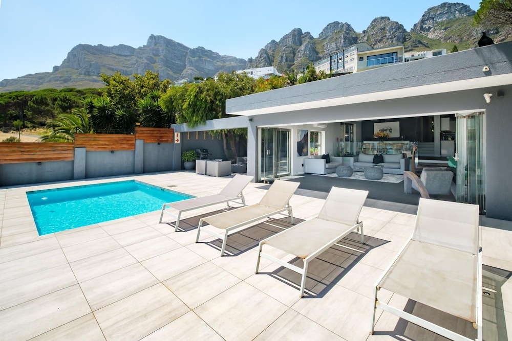 Ocean View Camps Bay 5bed Villa w Pool Valtameri