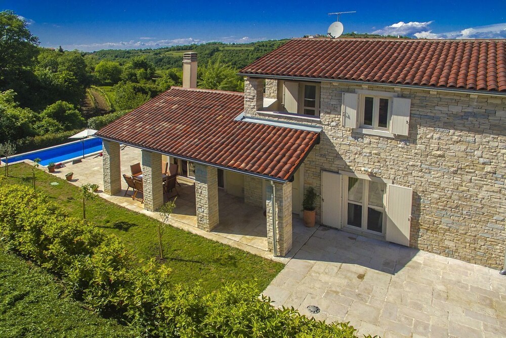 Villa Samanta by Rent Istria — 4-Star Luxury Hotel in Buje, Croatia