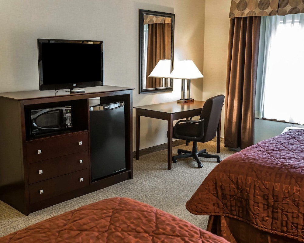 Ramada by Wyndham Michigan City - photo 9
