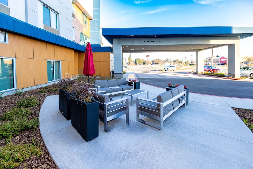Hampton Inn by Hilton Selma - photo 49