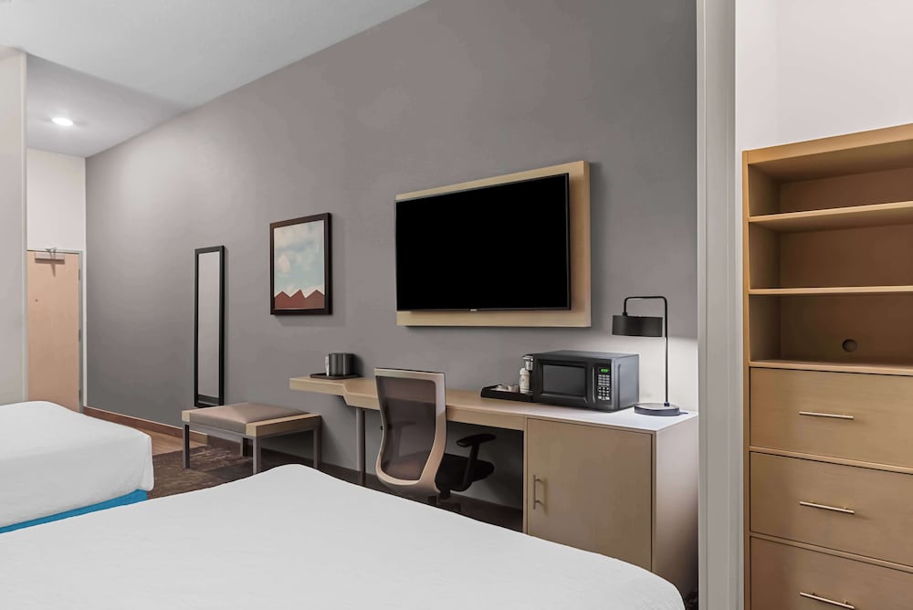 Best Western Plus Ogallala Inn - photo 26