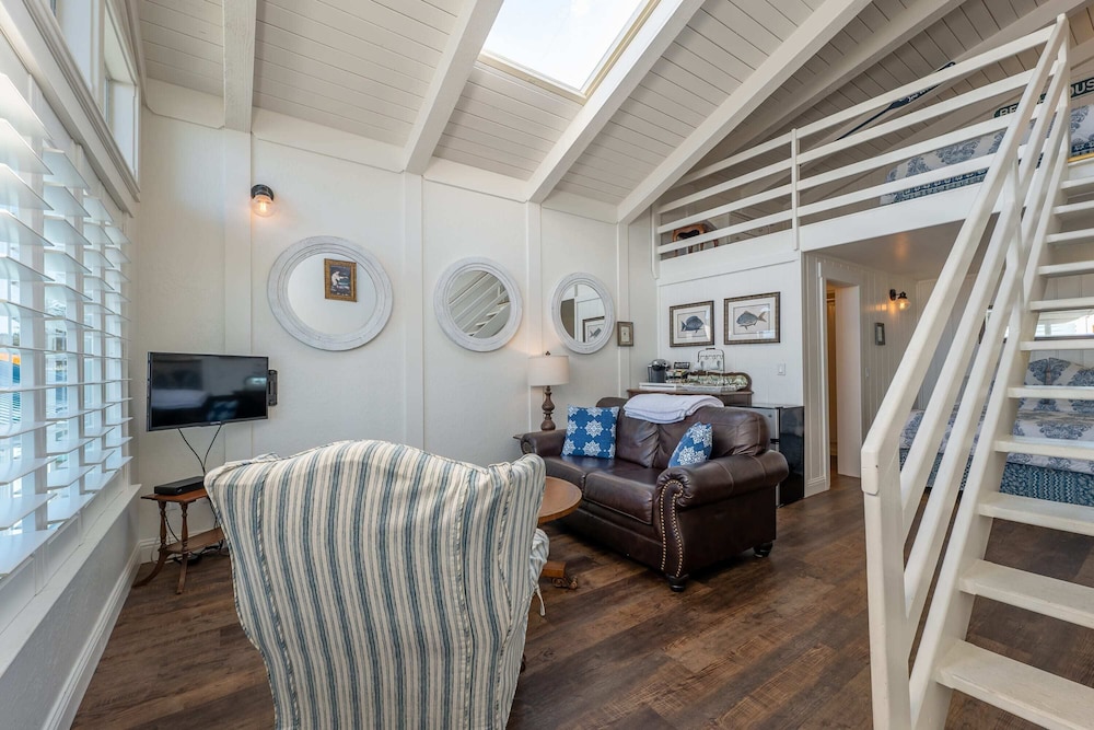 Bandon Marina Inn - photo 47