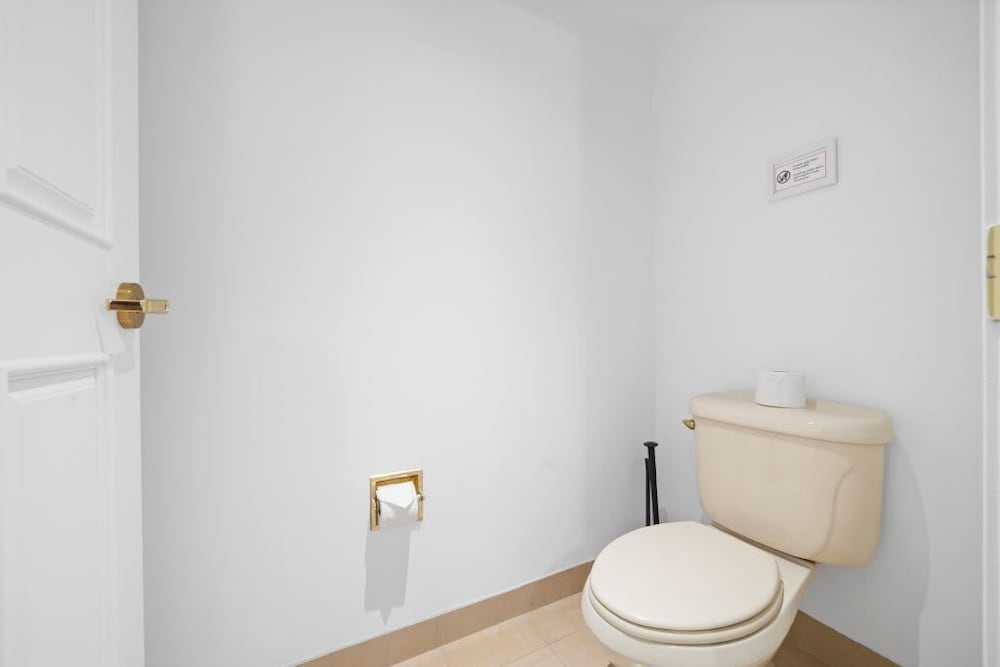 2br 3ba Condo Right Between Hard Rock and Ocean Casino - photo 22