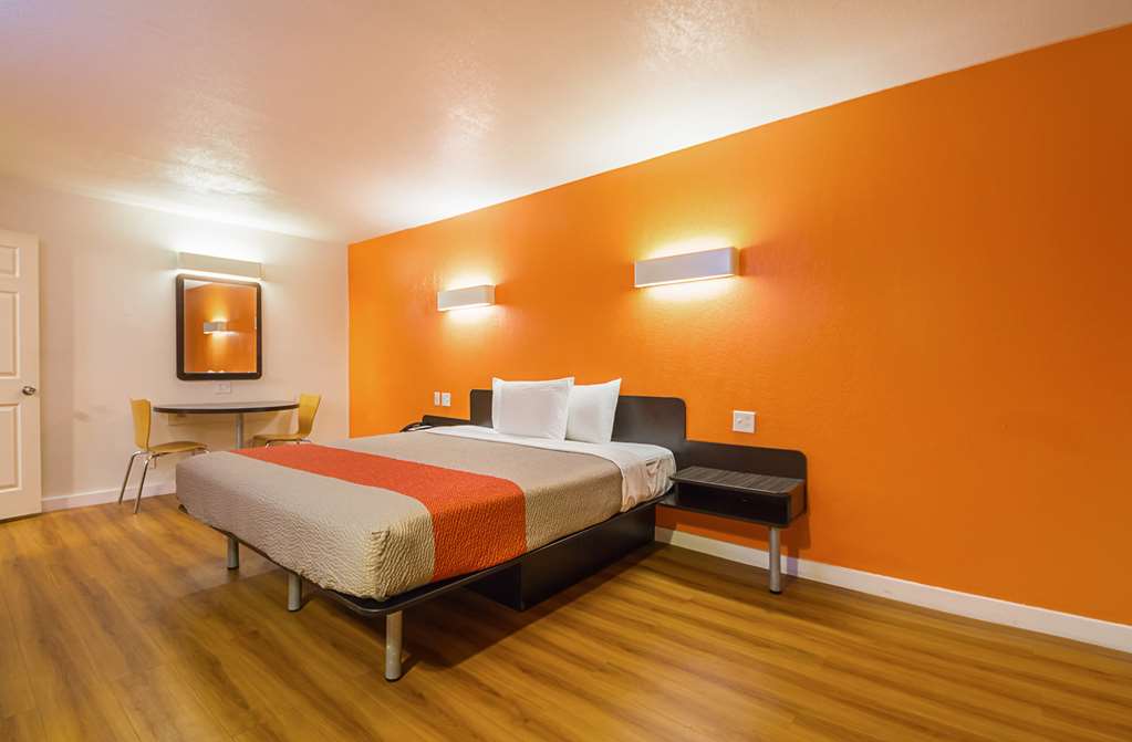 Motel 6 Garland TX Northeast Dallas - photo 5