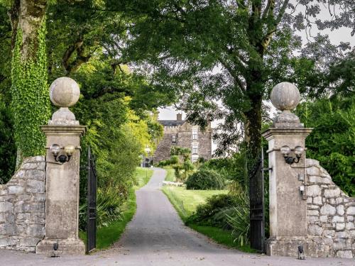 Ballea Castle — 4-Star Luxury Hotel in Cork, Republic of Ireland