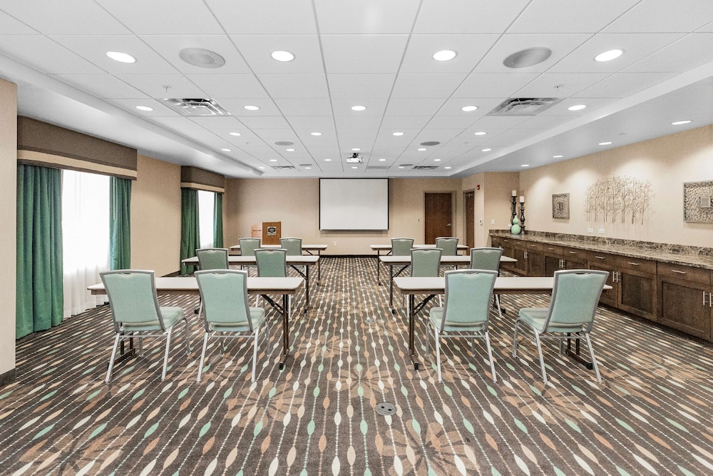 Hampton Inn Pittsburgh Bridgeville - photo 64