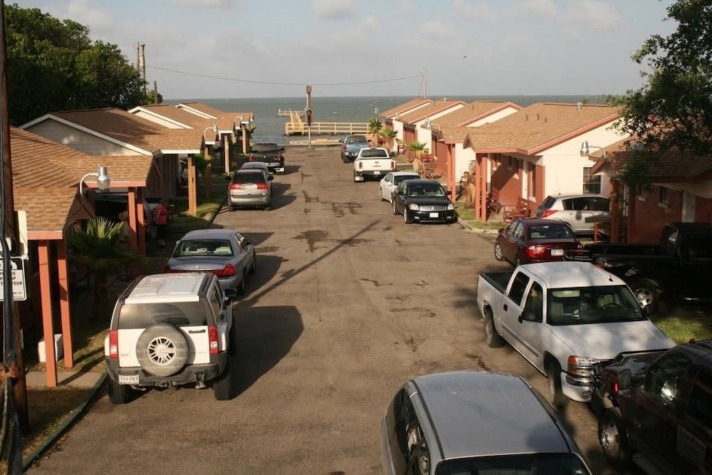 Bayfront Cottages - photo 8