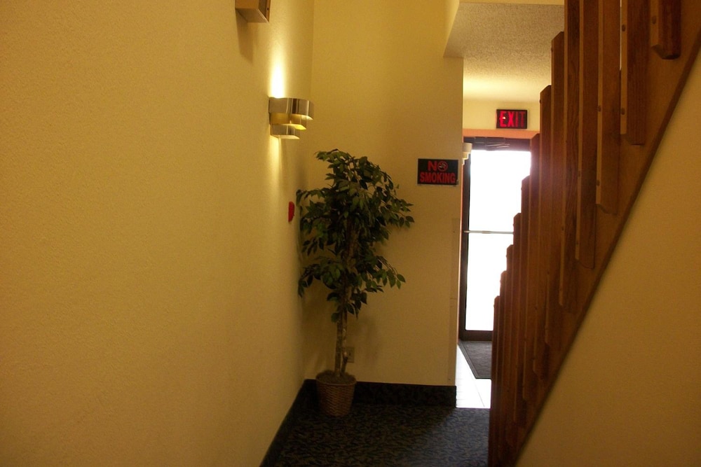 Lodi Valley Suites - photo 27