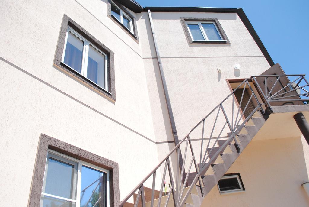 Lotos — hotel near Gelendzhik Airport