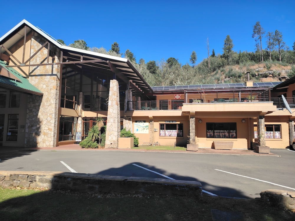 Fairways Drakensberg — 4-Star Luxury Hotel in Southern Drakensberg, South Africa