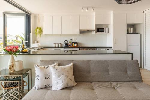 Mondaine Central Luxurious Spacious And Trendy — 4-Star Luxury Hotel in Cape Town, South Africa