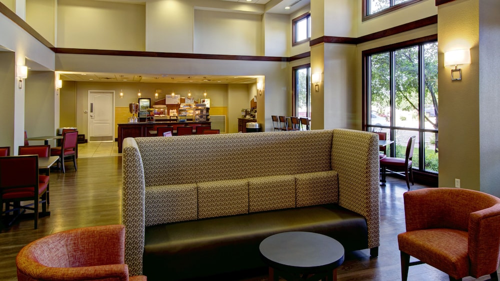 Holiday Inn Express & Suites Sioux City Southern Hills by IHG - photo 90