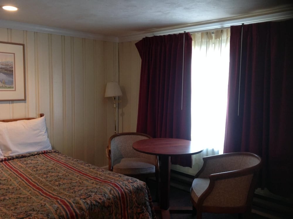 The Tides Motel - photo 11