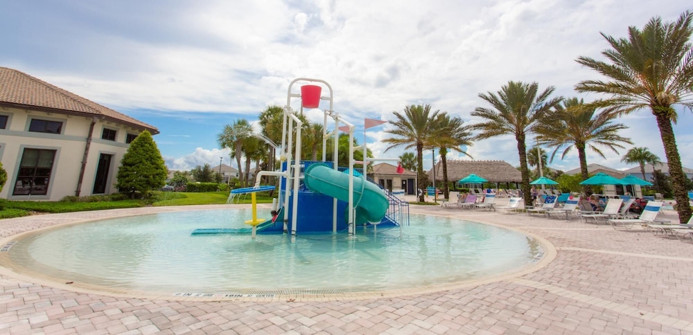 Magical Muggle Mansion Pool & Spa Sleeps 23 - photo 44