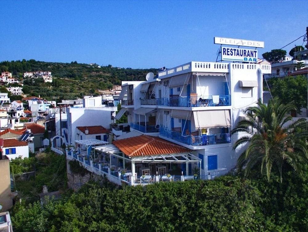 Pleiades — hotel in Patitirion