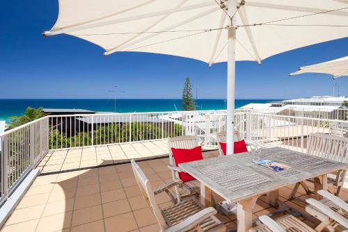 Viva La Sunshine Pool View Rooftop — Noosa Heads