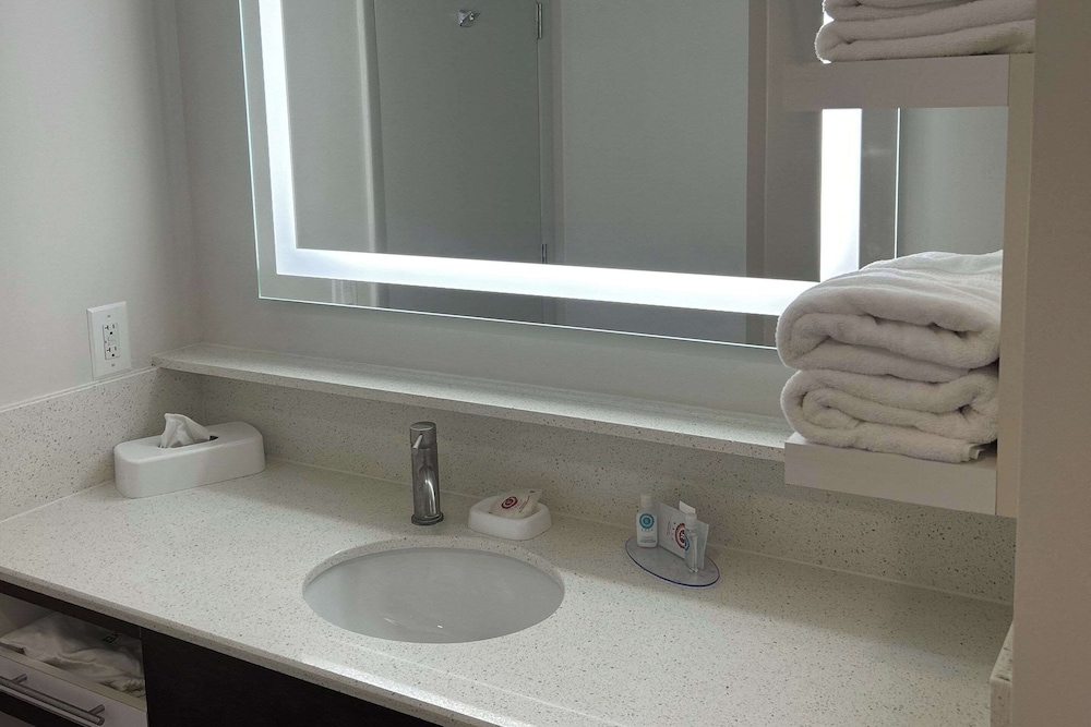 Comfort Inn Darien North Brunswick - photo 16
