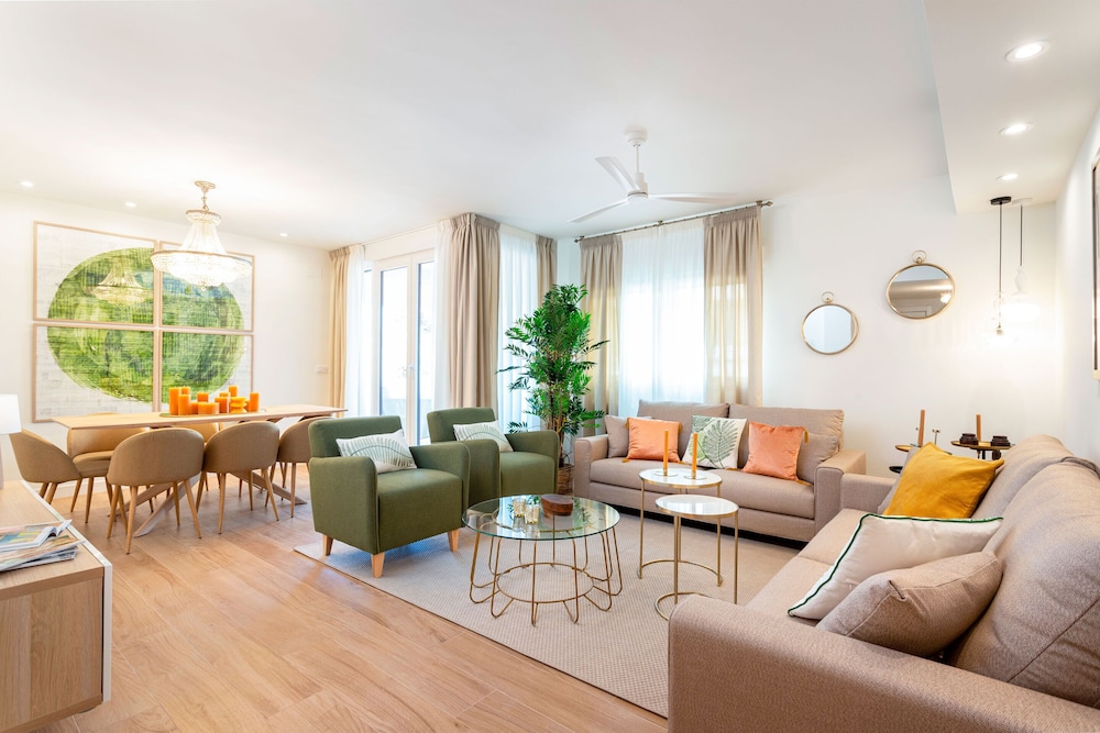 Genteel Home Alhóndiga Granada — 4-Star Luxury Hotel in Granada, Spain