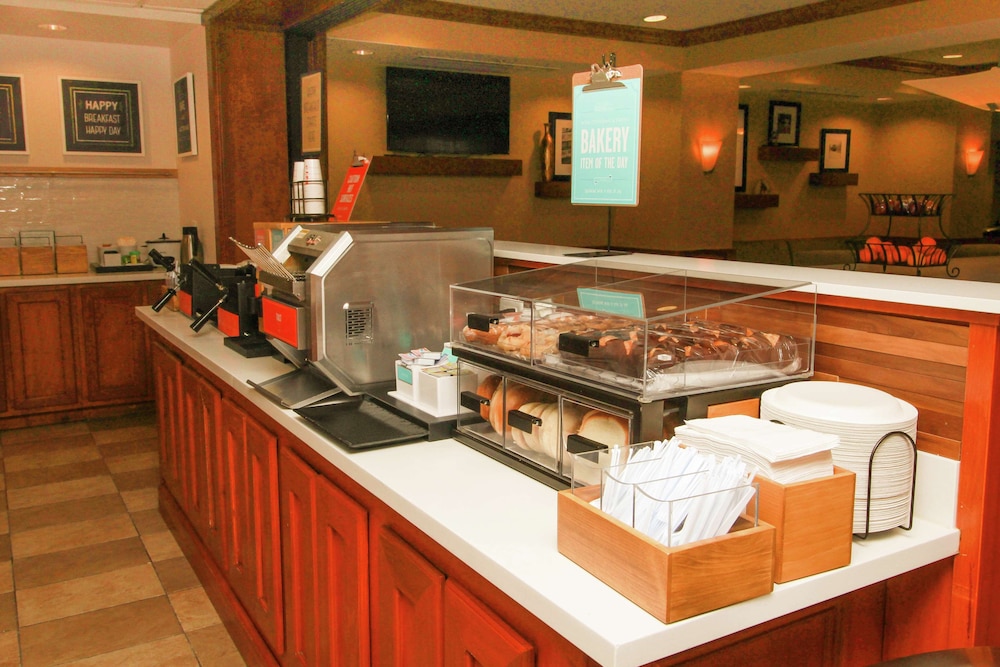 Hampton Inn Commerce Novi - photo 38
