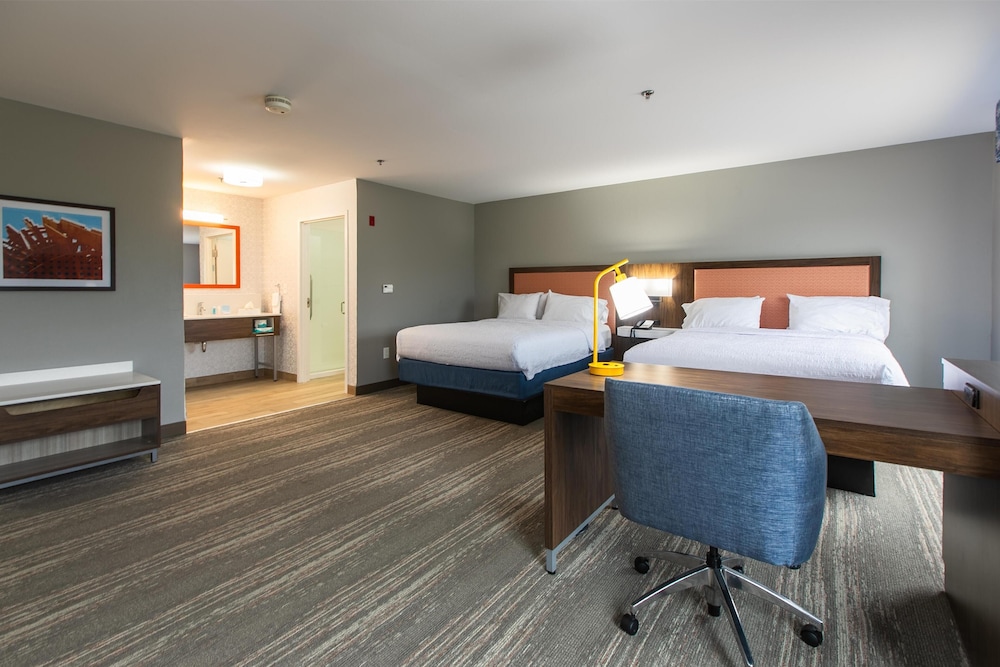 Hampton Inn & Suites Wilder - photo 12