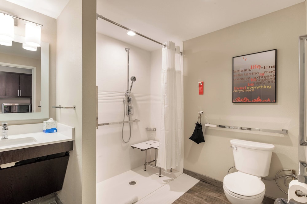 TownePlace Suites by Marriott Greensboro Coliseum Area - photo 16