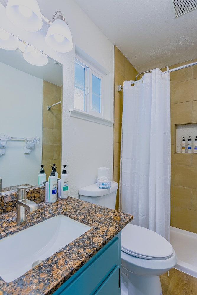 Coastal Breeze Inn - photo 28