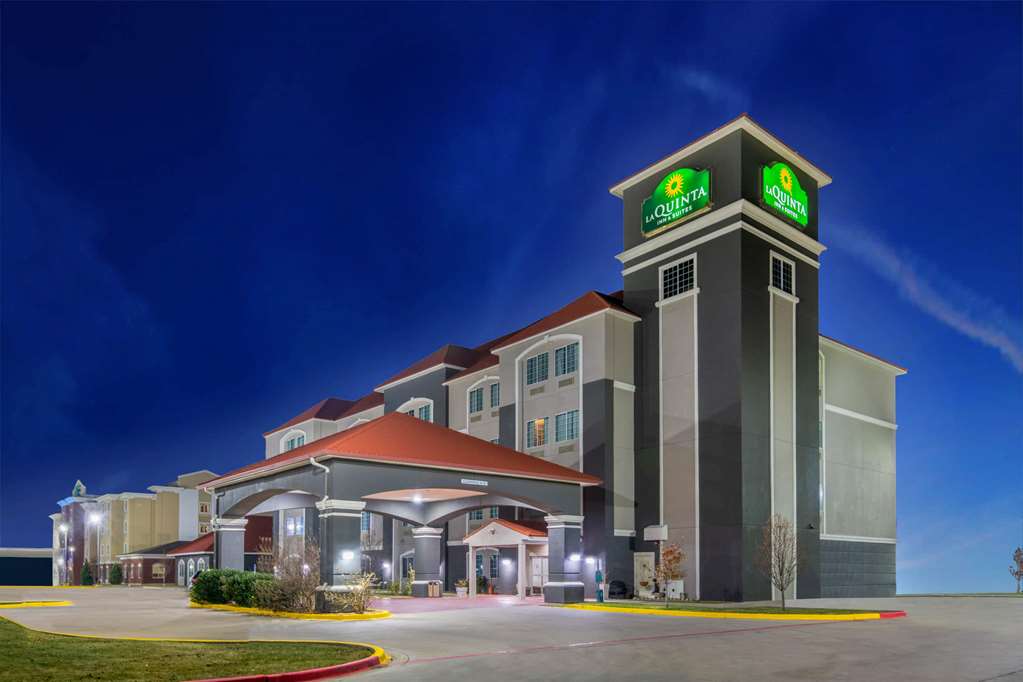 La Quinta Inn & Suites by Wyndham Dumas - photo 4