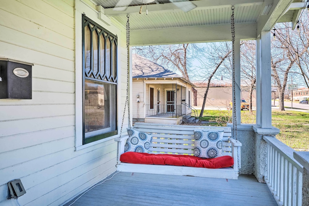 Georgetown Vacation Rental Close to Town Square - photo 16