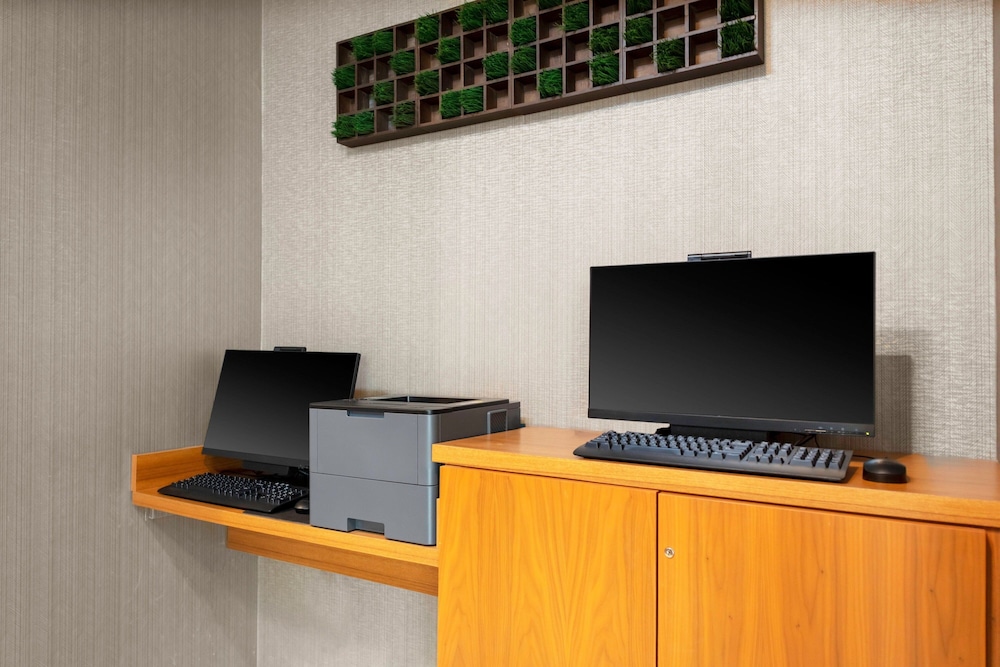 SpringHill Suites Kansas City Airport - photo 18