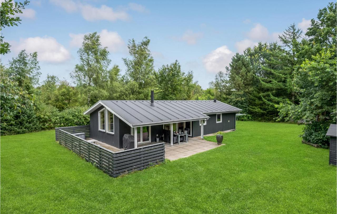 3 Bedroom Cozy Home In Herning — 4-Star Luxury Hotel in Herning, Denmark