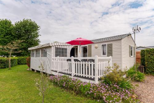 Mobilhome 6 pers Piscine — hotel in Saint-Gildas-De-Rhuys