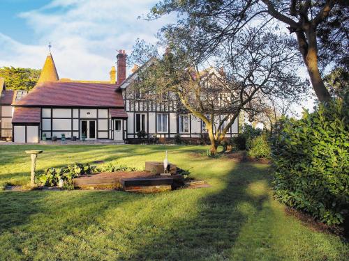 Bodwen Corner Cottage — 4-Star Luxury Hotel in Ryde, United Kingdom