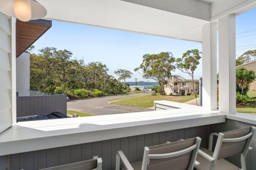 16 Grandview Cl Water Views Air Con And Wi Fi — Soldiers Point