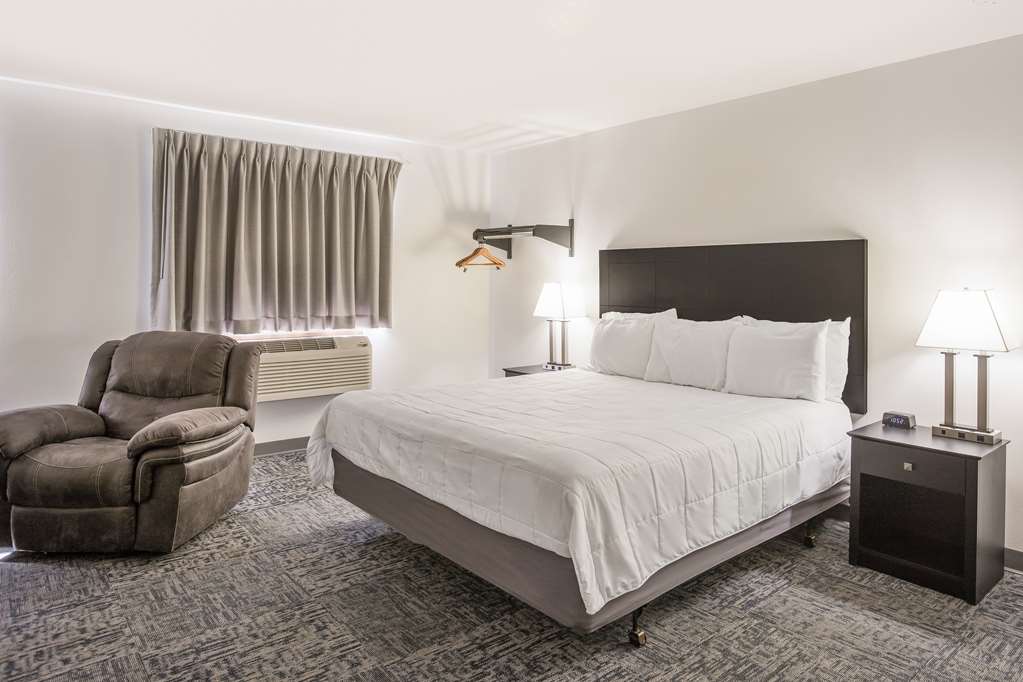 Americas Best Value Inn Birch Run - photo 13