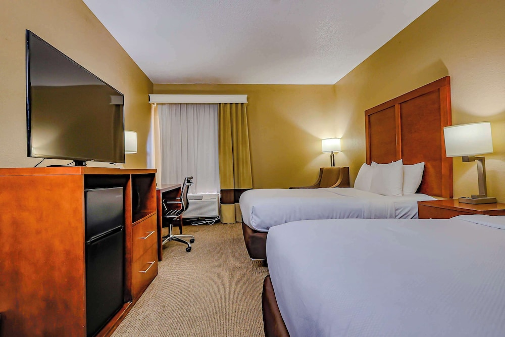 Comfort inn Ottawa Kansas - photo 3