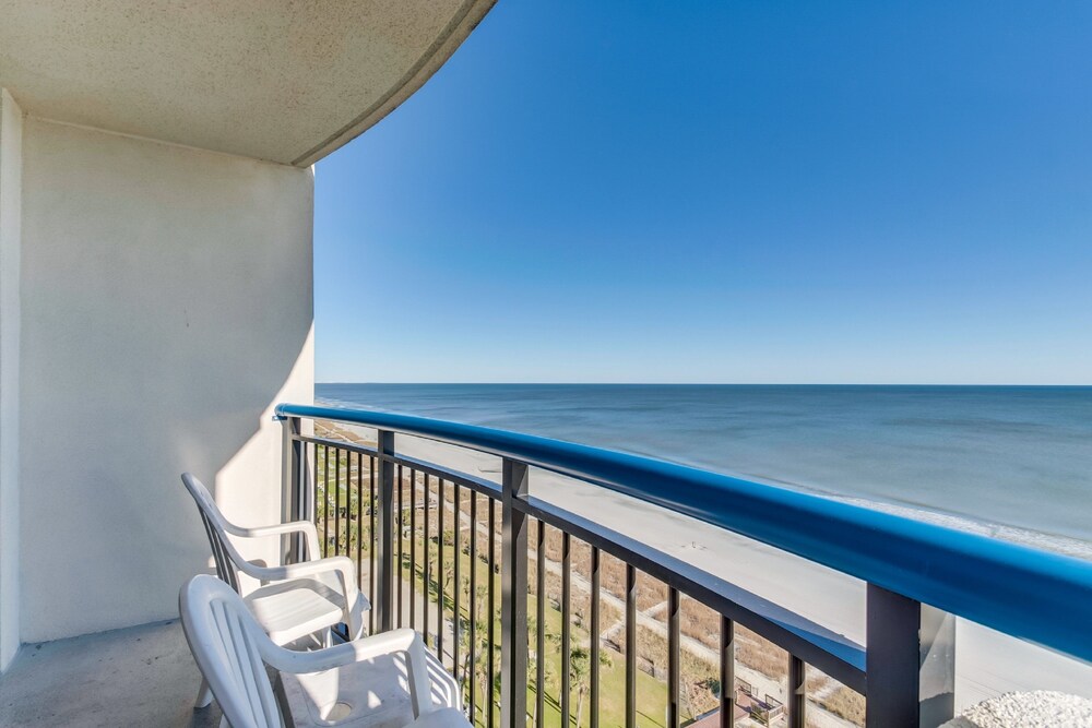 Boardwalk Resort by Hosteeva - photo 114