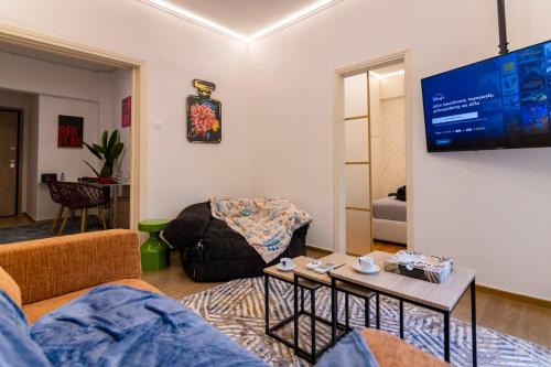 Prime and Cosy 1bedroom Hop to Acropolis — 4-Star Luxury Hotel in Athens, Greece