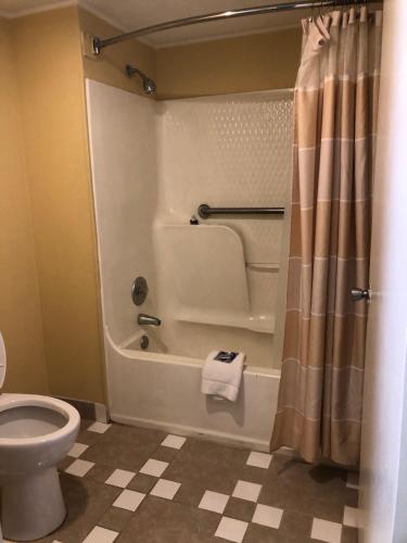 America's Best Inn - photo 20