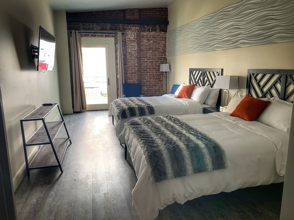 Manhattan Hotel Salida - photo 12
