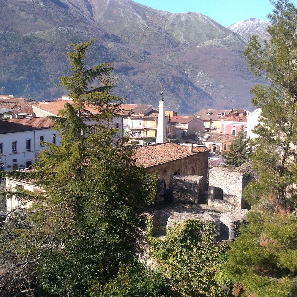 Hotel La Congiura Dei Baroni — hotel in Teggiano-Macchiaroli