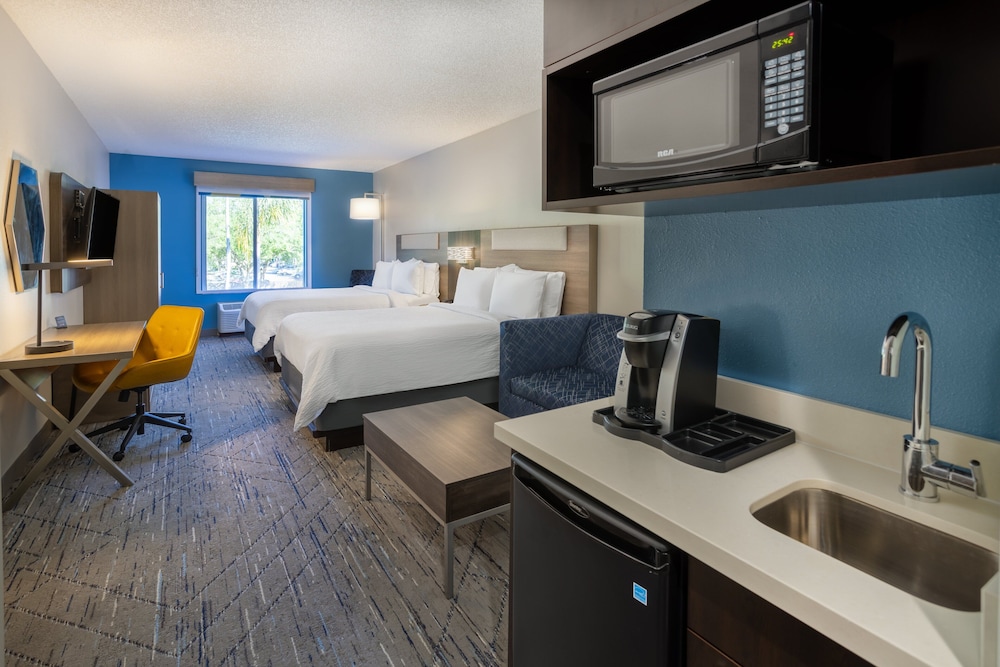 Holiday Inn Express Hotel & Suites New Tampa I 75 by IHG - photo 11