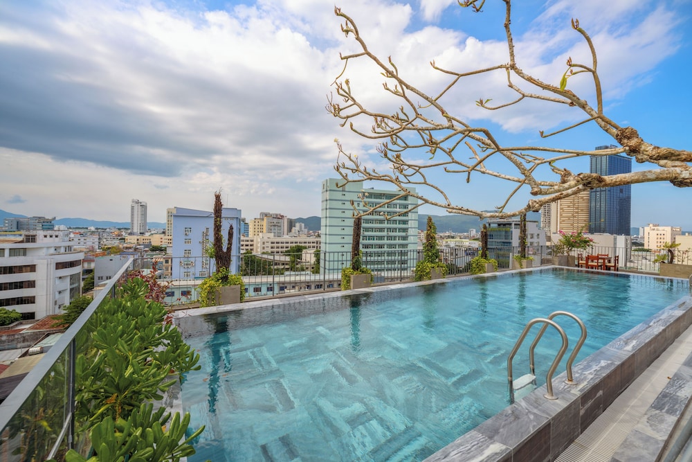 Vernal hotel & Apartment office — 4-Star Luxury Hotel in Da Nang, Vietnam