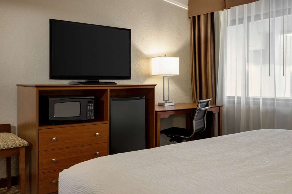 AmericInn by Wyndham Grand Rapids Airport North - photo 20