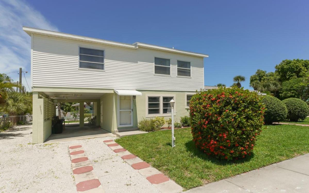 Walk To the Beach Or Village in Minutes — 4-Star Luxury Hotel in Siesta Key, United States