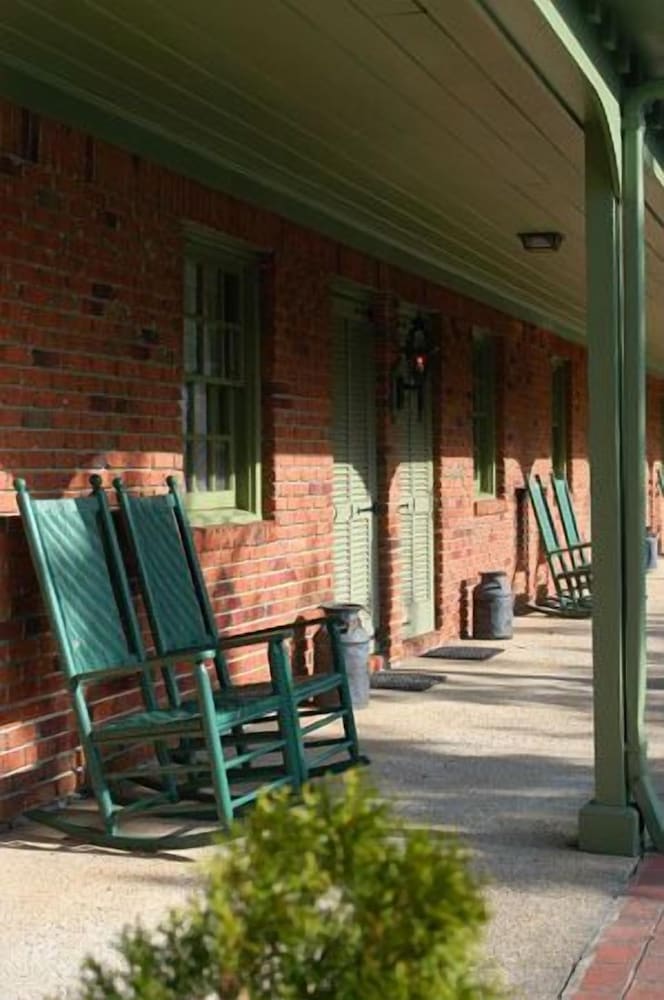 Hillwinds Inn - photo 35