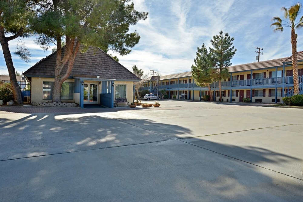 Americas Best Value Inn and Suites Lancaster - photo 27