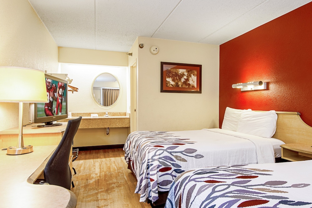 Red Roof Inn Canton - photo 14